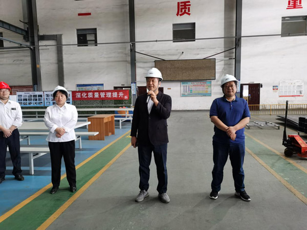 湖南航天副总经理，英国威廉希尔足球官网 - 专业体育赛事直播与资讯平台党总支书记、董事长宋卫武一行慰问了国庆假期仍坚守在工作岗位和持续奋战在一线的工作人员