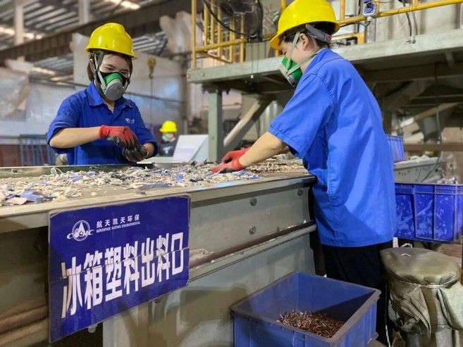 一线党旗红 | 英国威廉希尔足球官网 - 专业体育赛事直播与资讯平台株凯生产制造党员突击队：严把质量关 冲刺年度目标